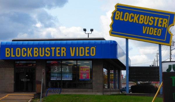 夜宿地表最後一間百視達，回味 90 年代！One-night stay in the final store of Blockbuster!
