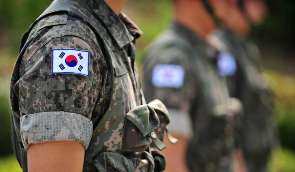 Republic of Korea army soldier and Korean flag Taegeukgi