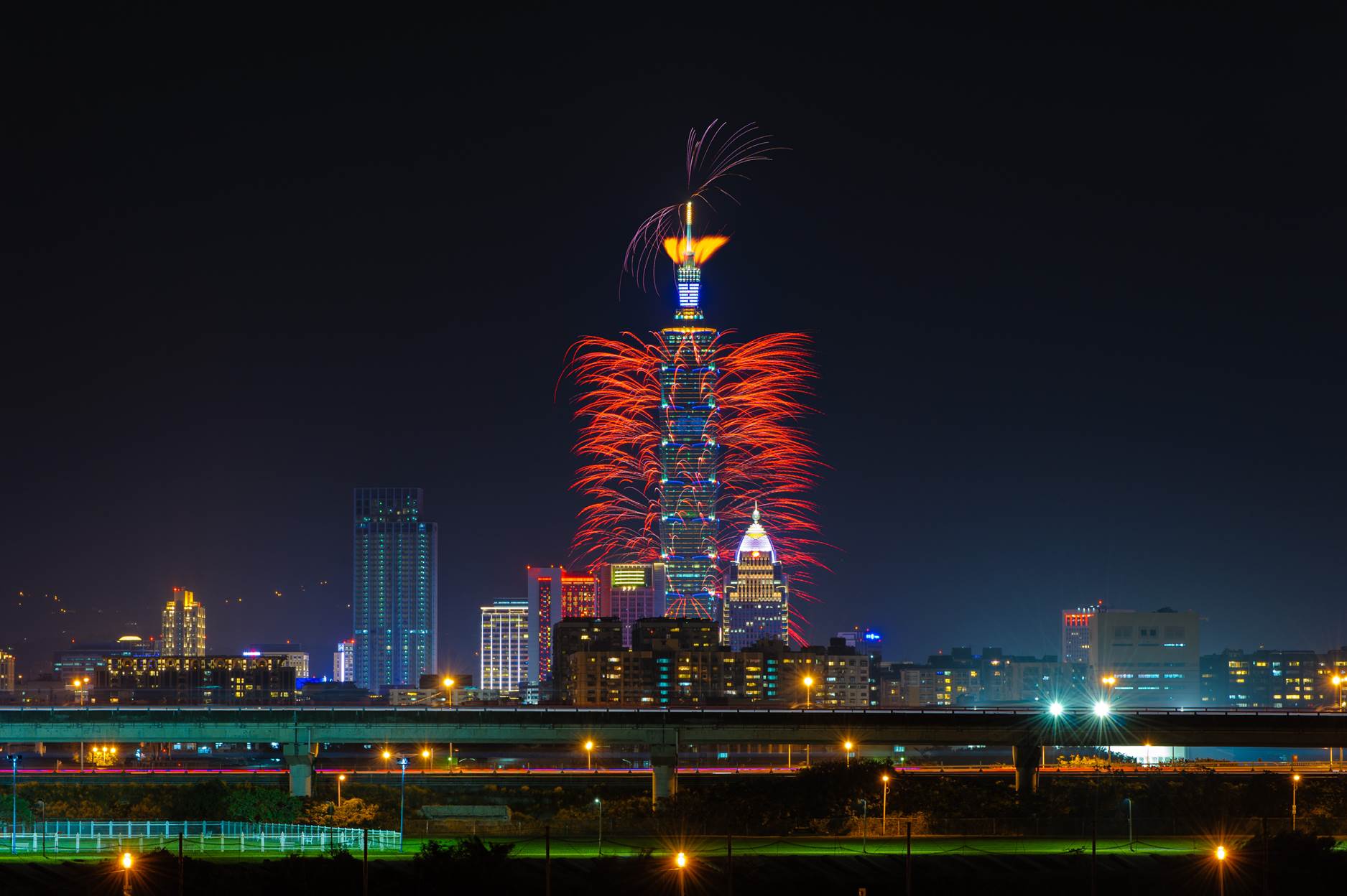 跨年必看！台北101煙火秀預計吸引100萬人到場觀賞Taipei 101 fireworks to dazzle 1 million spectators