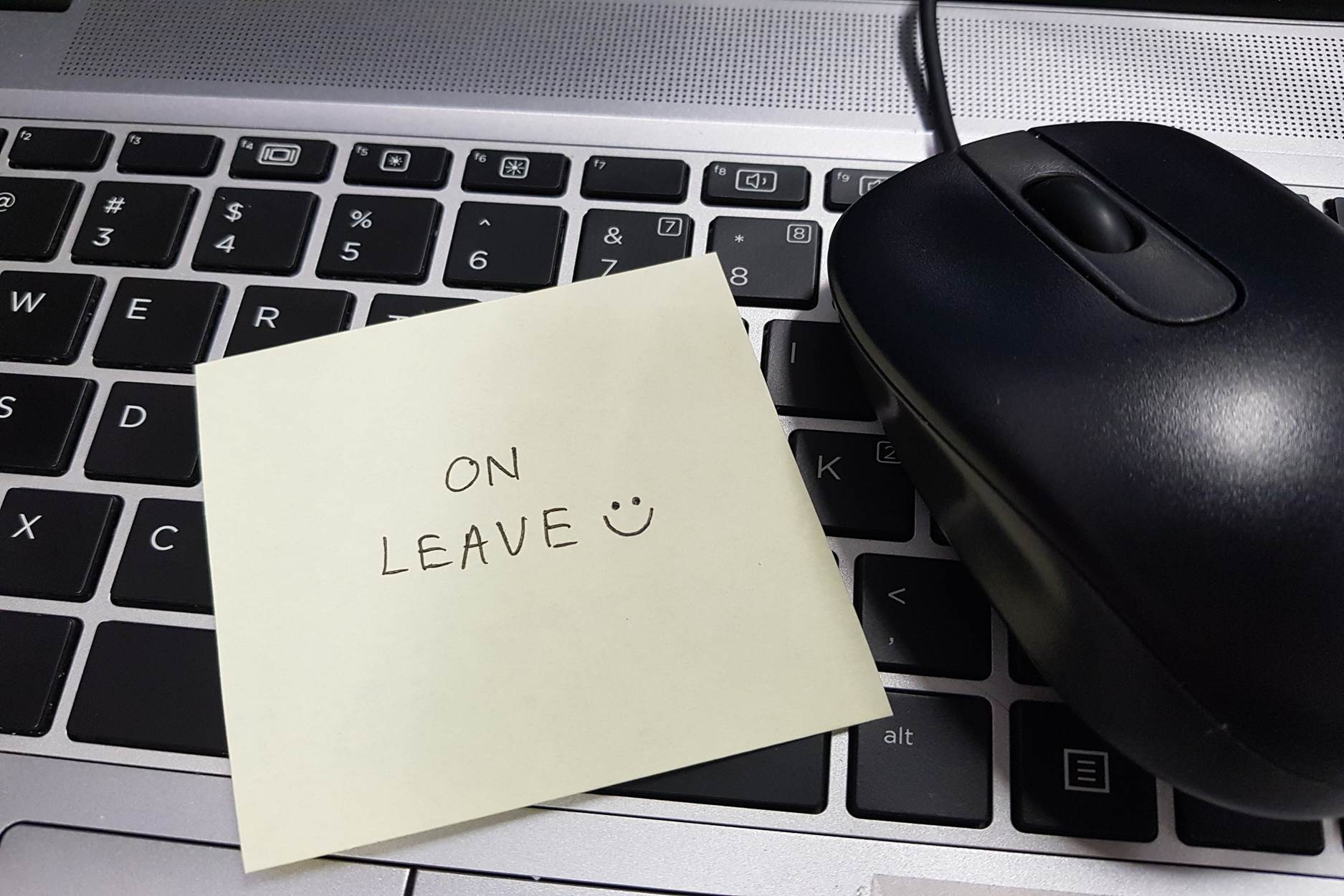 放假前的工作佈局術：4層回應，讓老闆在休假期間不打擾你！