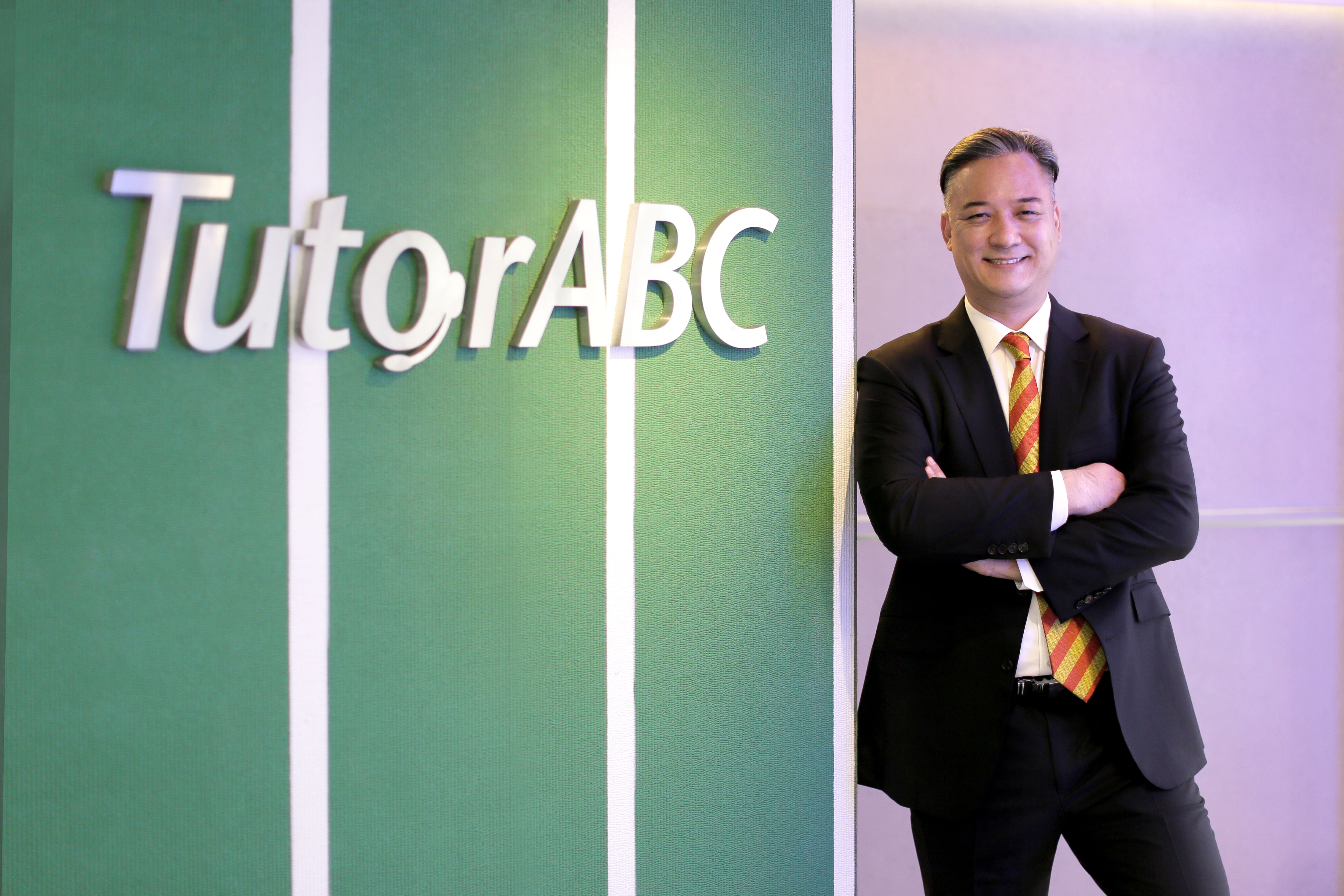 【外媒報導】泰國《世界日報》刊載TutorABC董事長對雙語教育之觀點